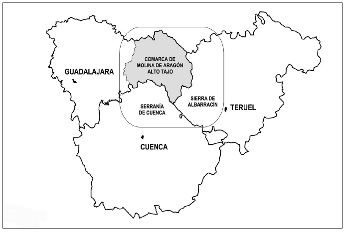 Localización de la Comarca de Molina de Aragón-Alto Tajo entre las vecinas Serranía de Cuenca ySierra de Albarracín en Teruel.